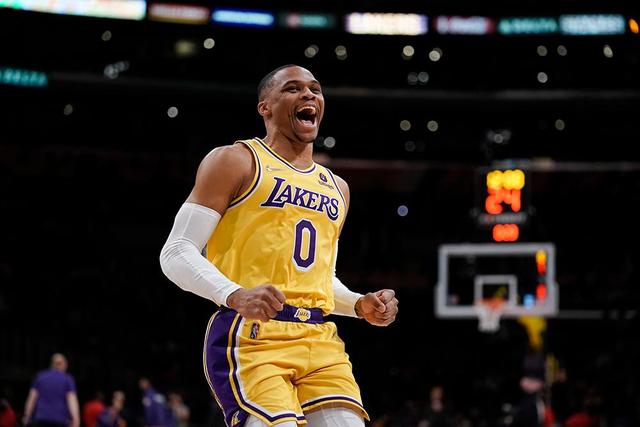 巴特勒复出热火负掘金 武切维奇40分公牛4连败